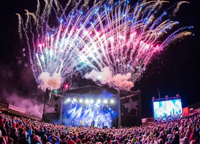 Fyrverkeri ved festivalen Trollrock på Beitostølen